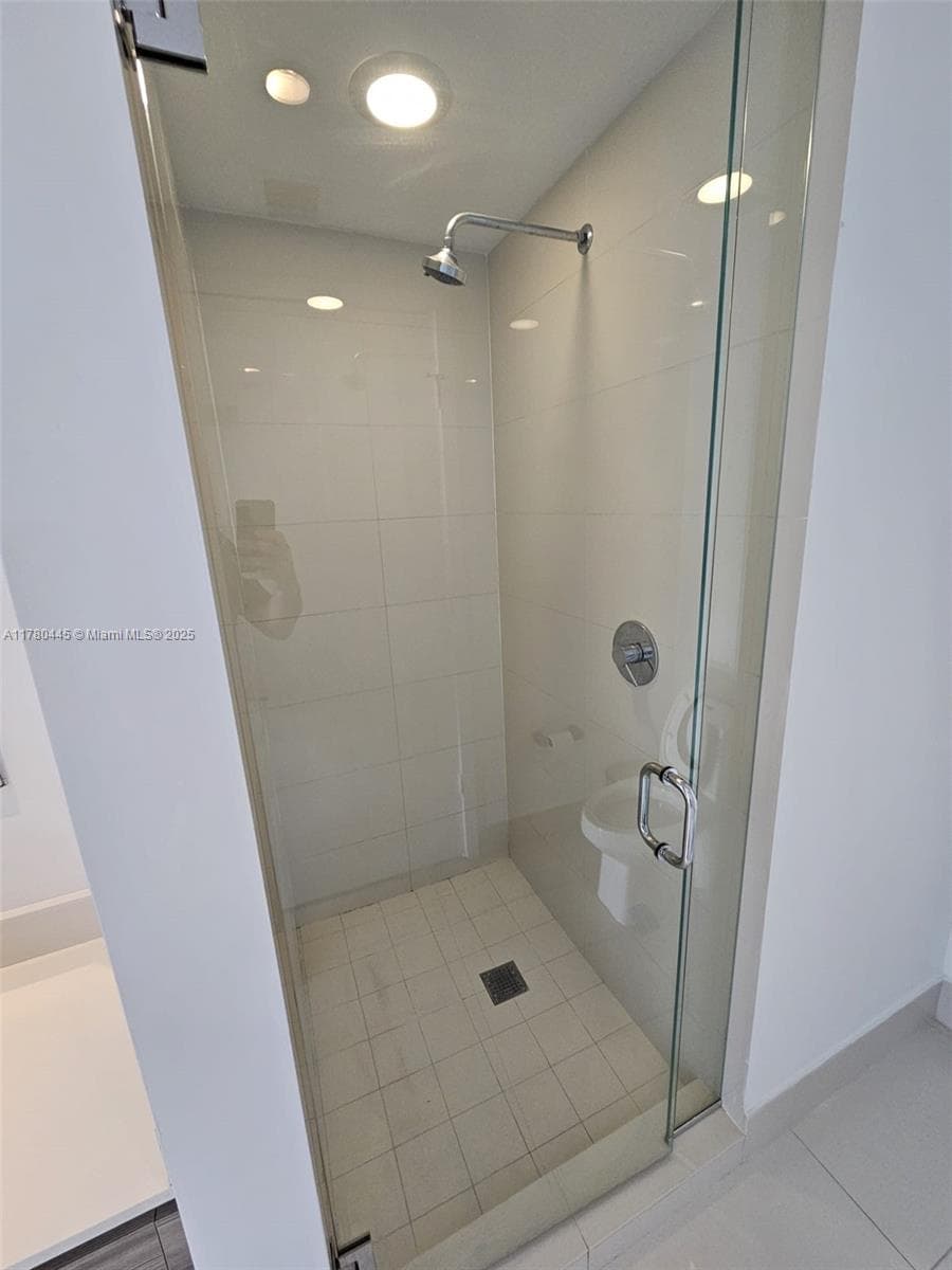 121 NE 34 ST # 2511, Miami FL 33137 — 23