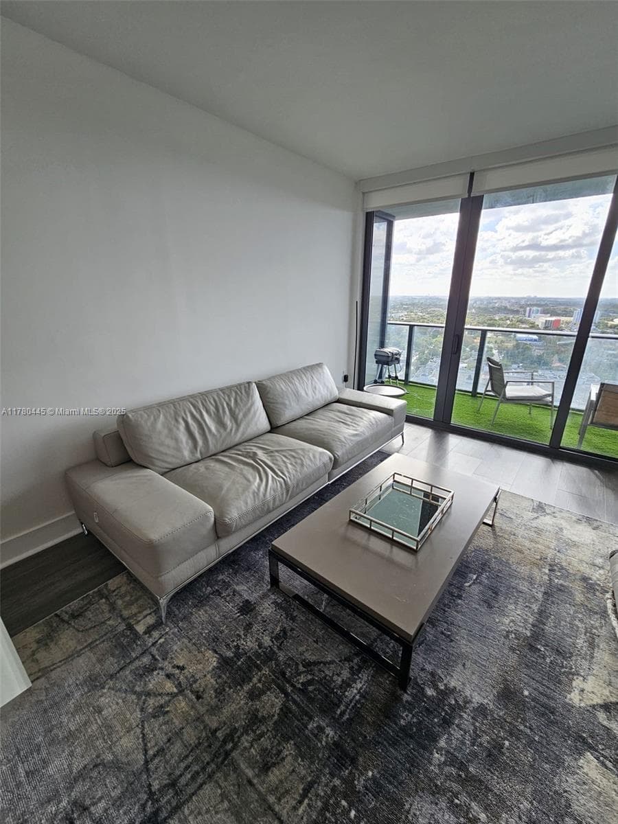 121 NE 34 ST # 2511, Miami FL 33137 — 2