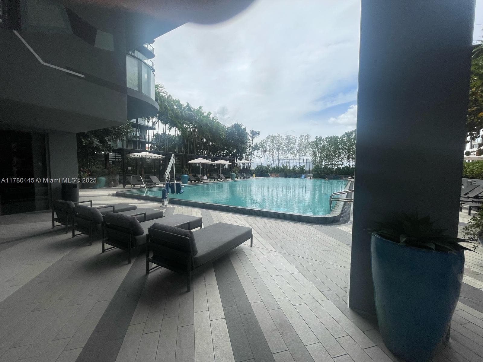 121 NE 34 ST # 2511, Miami FL 33137 — 32