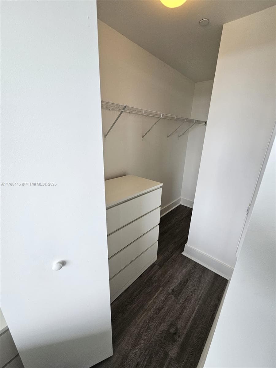 121 NE 34 ST # 2511, Miami FL 33137 — 24