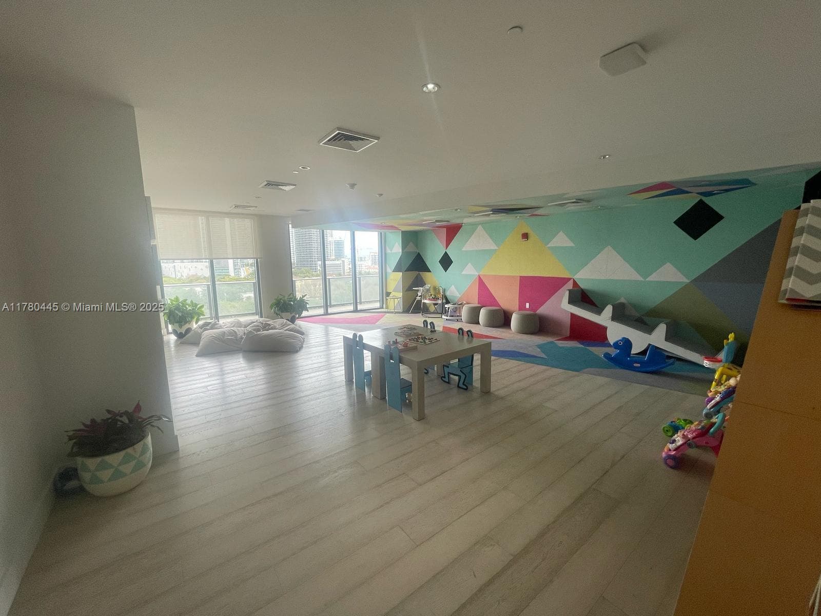 121 NE 34 ST # 2511, Miami FL 33137 — 44