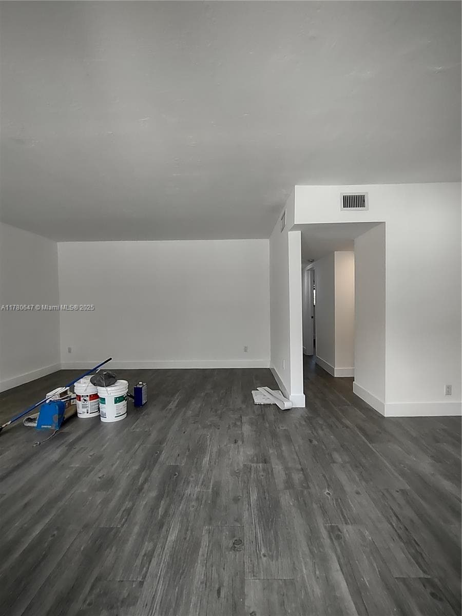 1895 Venice Park Dr # 16B, North Miami FL 33181 — 9