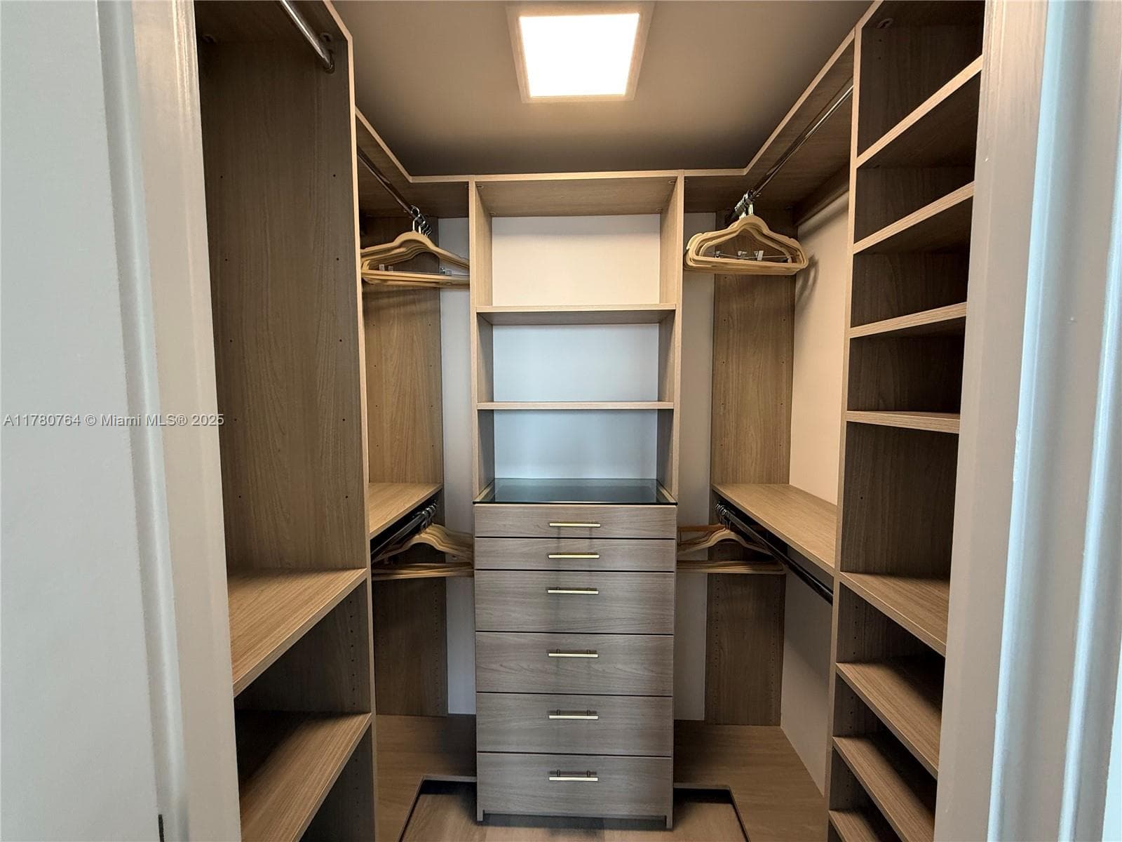100 Lincoln Rd # 1218, Miami Beach FL 33139 — 10