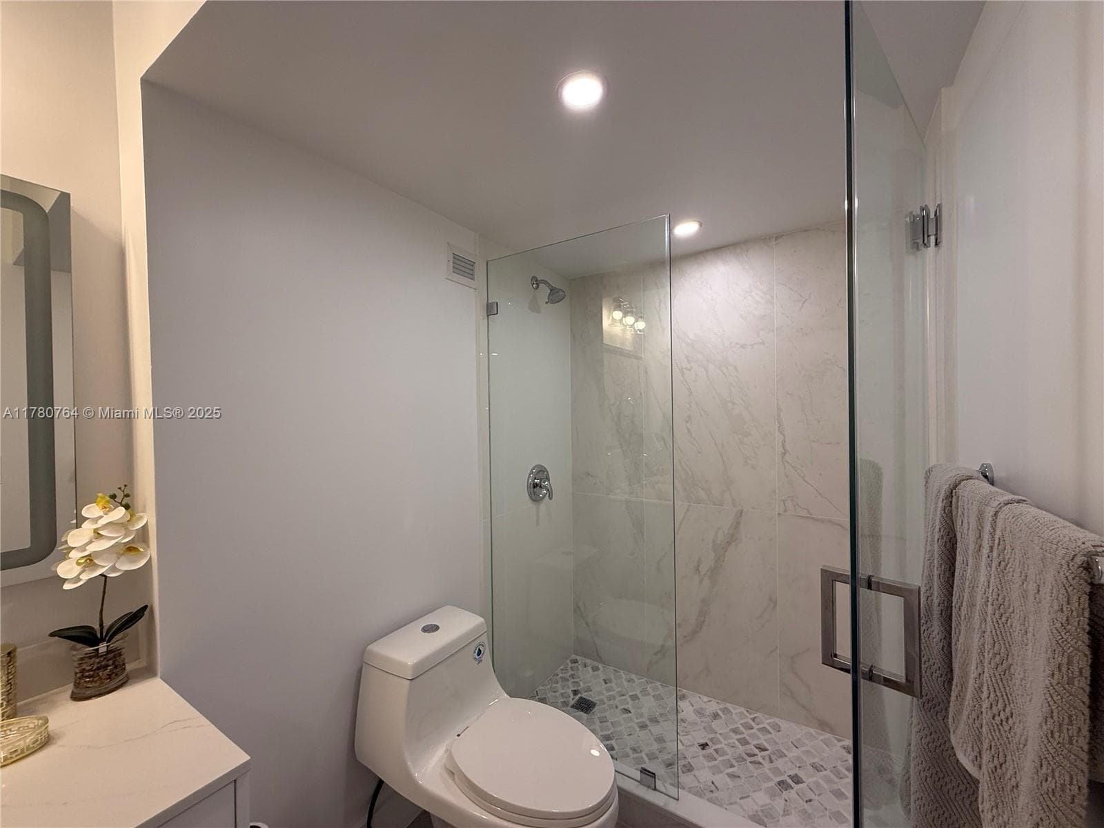 100 Lincoln Rd # 1218, Miami Beach FL 33139 — 8
