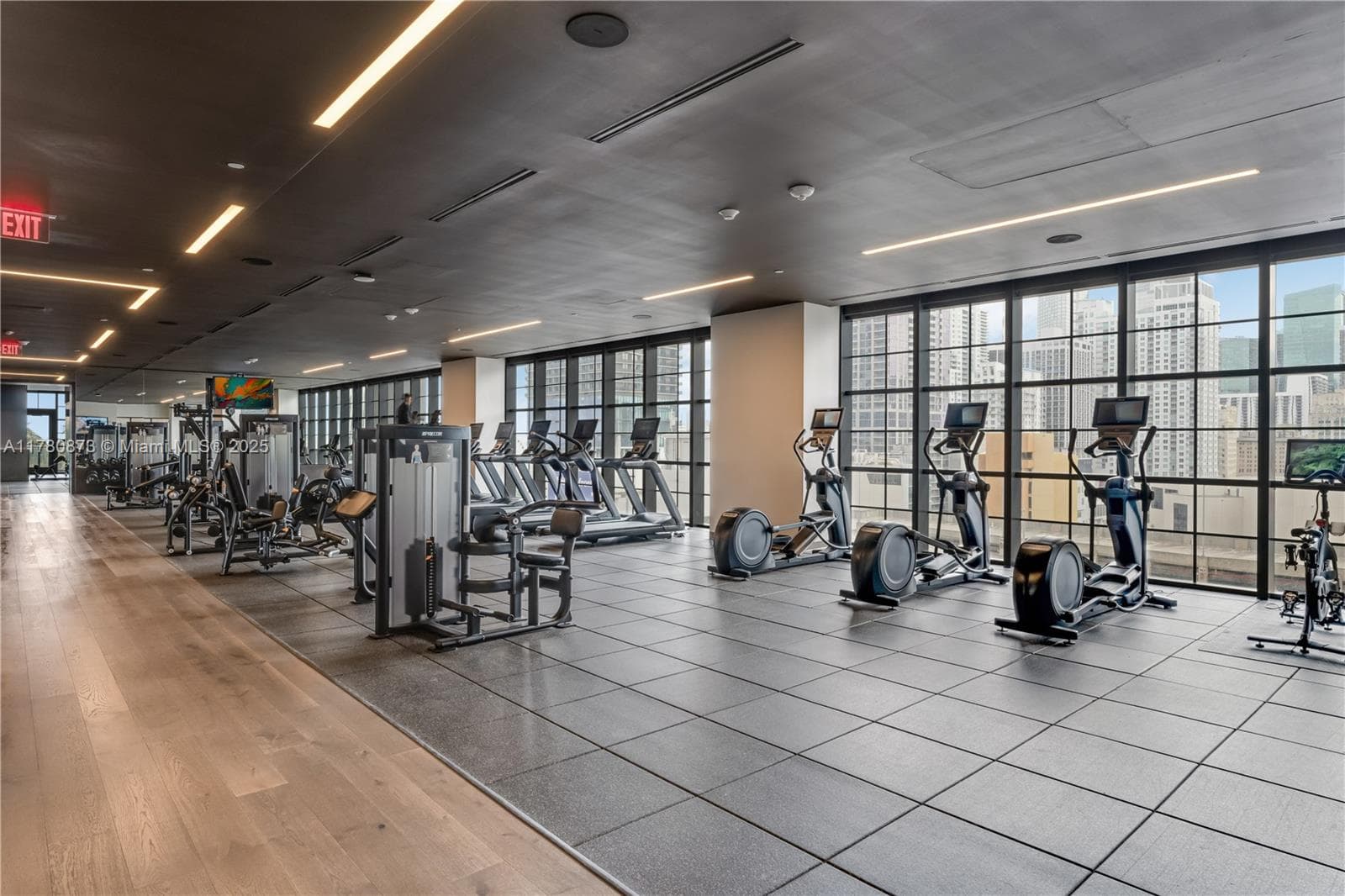 601 NE 1st Ave # 4212, Miami FL 33132 — 16