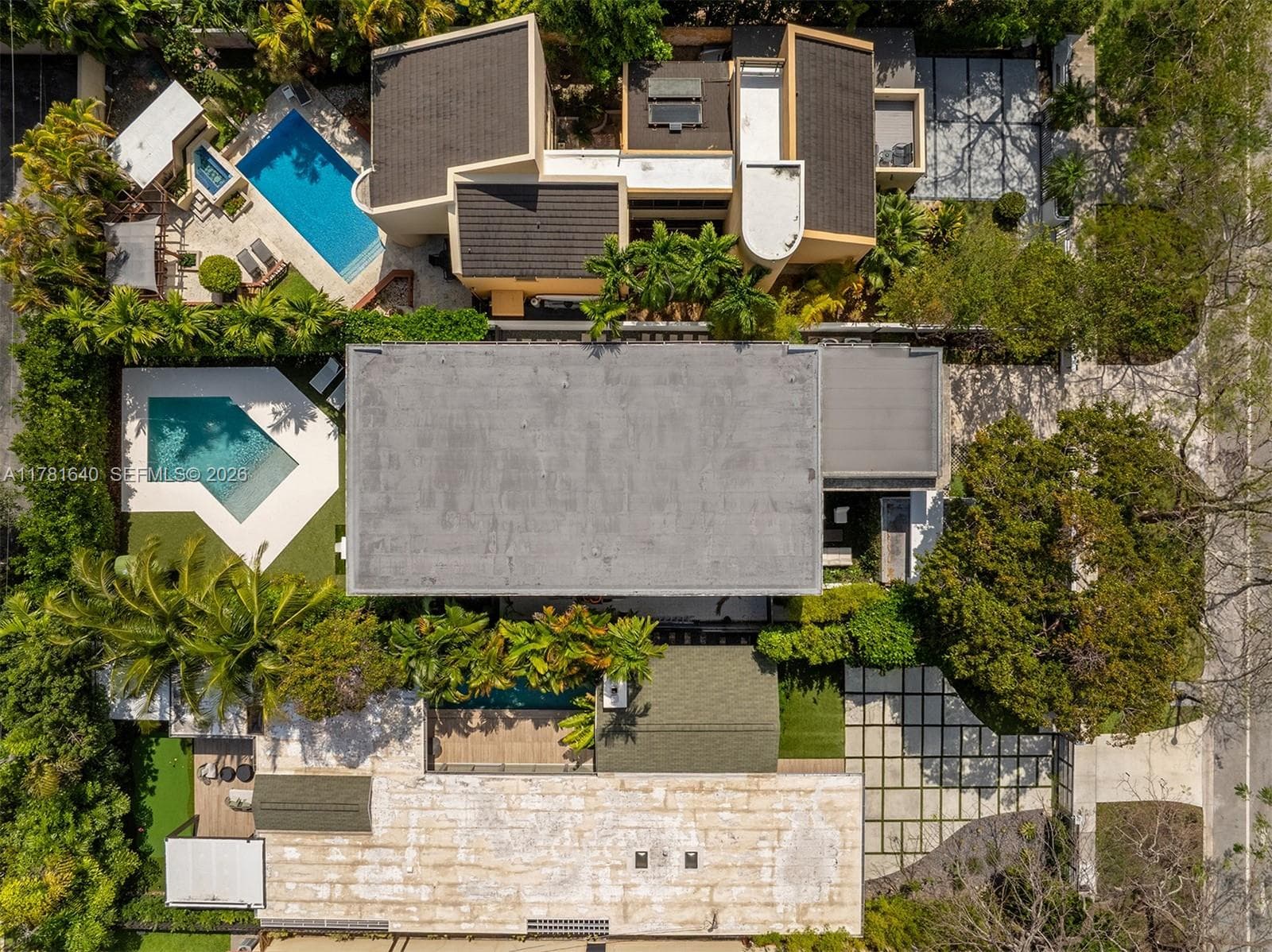 2031 S Miami Ave, Miami FL 33129 — 24
