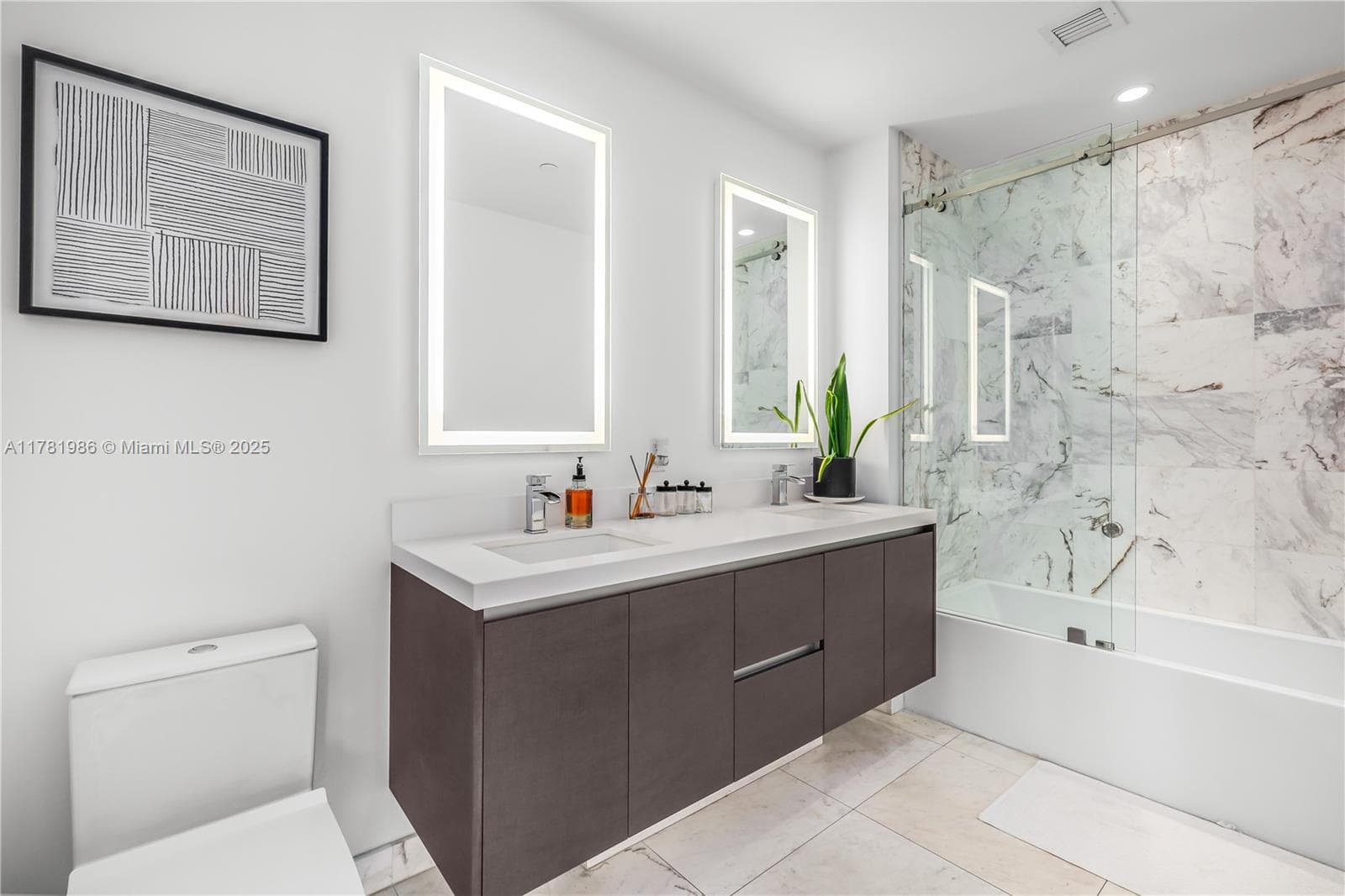 851 NE 1st Ave # 1102, Miami FL 33132 — 7