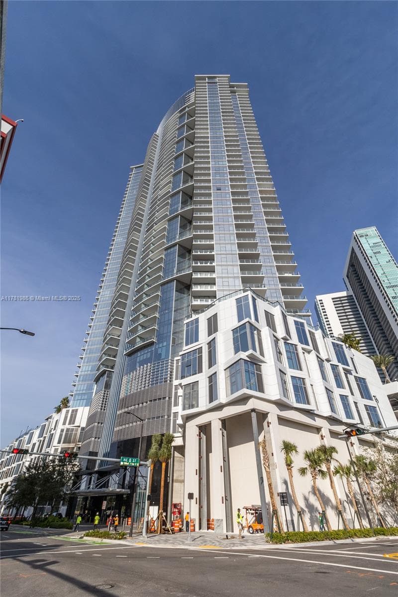 851 NE 1st Ave # 1102, Miami FL 33132 — 29