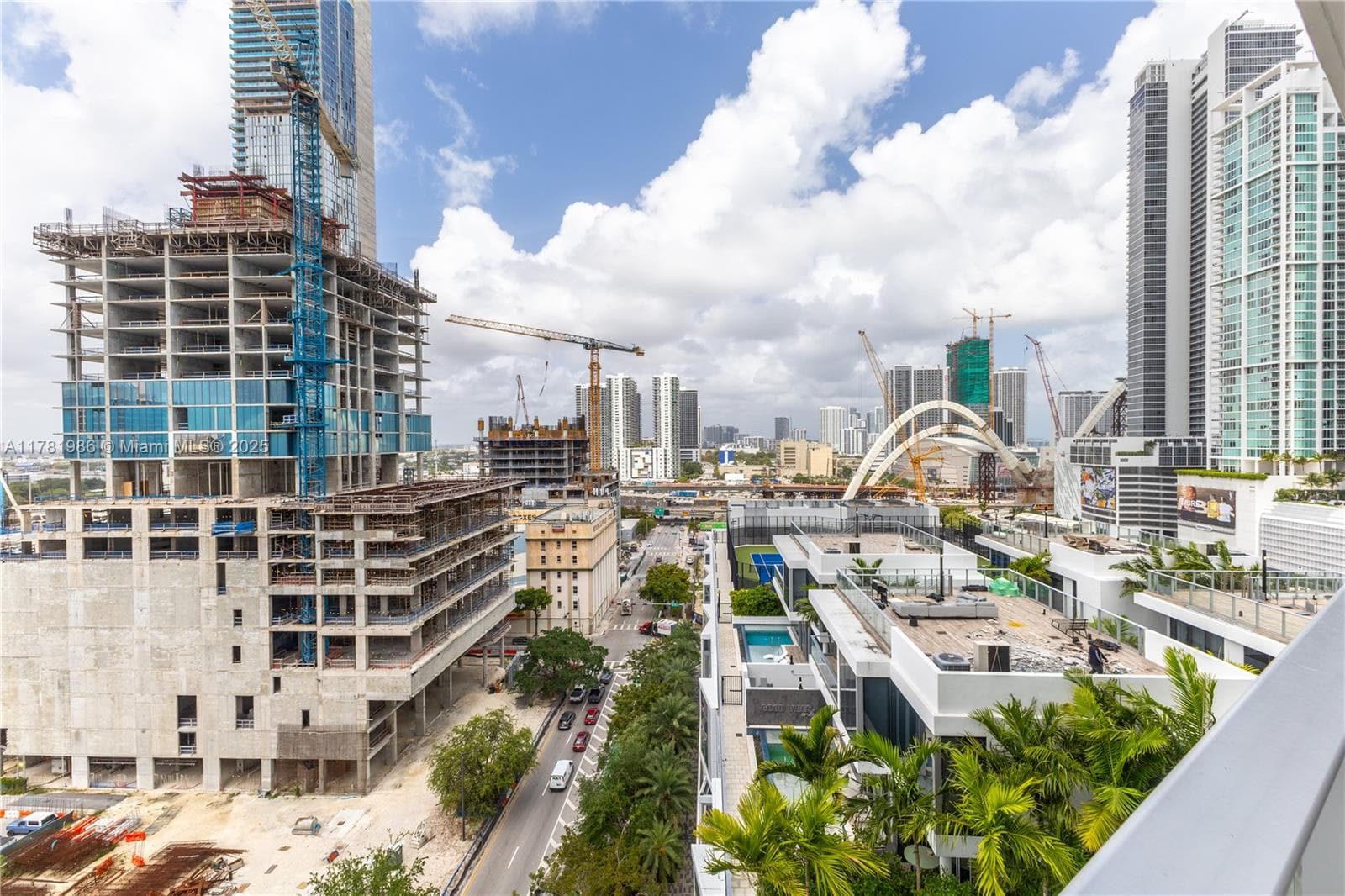851 NE 1st Ave # 1102, Miami FL 33132 — 8