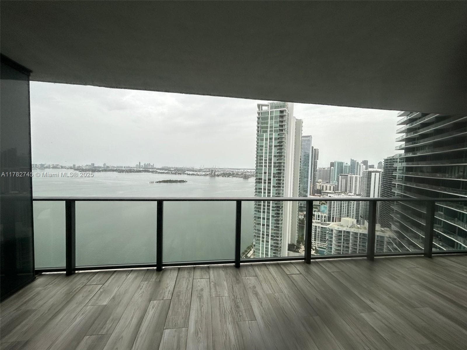 Paraiso Bay Condo, Miami, FL — 2