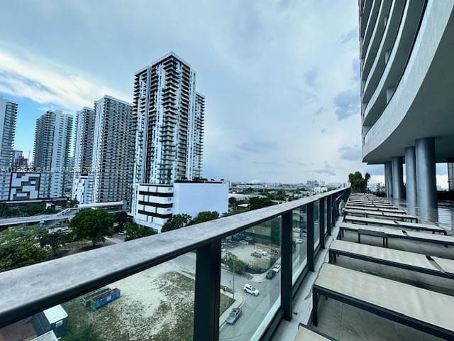 1600 NE 1st Ave # 2017, Miami FL 33132 — 42