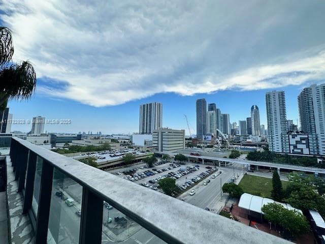 1600 NE 1st Ave # 2017, Miami FL 33132 — 41