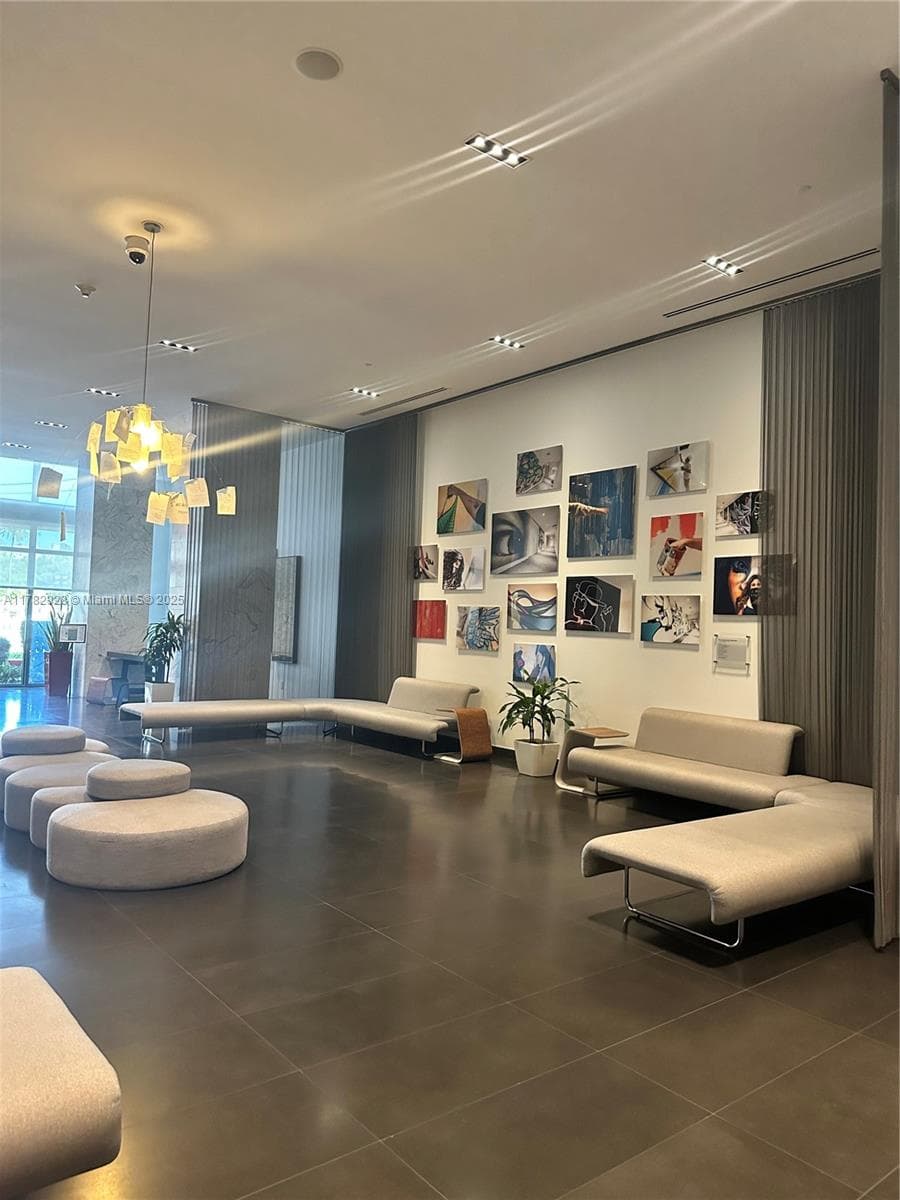 1600 NE 1st Ave # 2017, Miami FL 33132 — 19