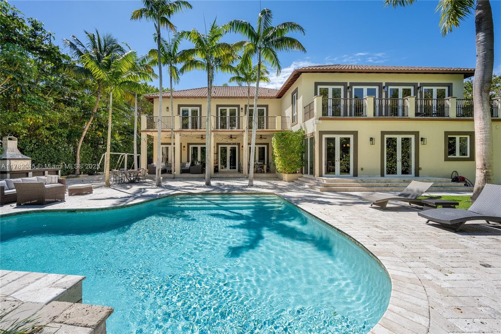 31 Island Dr, Key Biscayne FL 33149 — 12