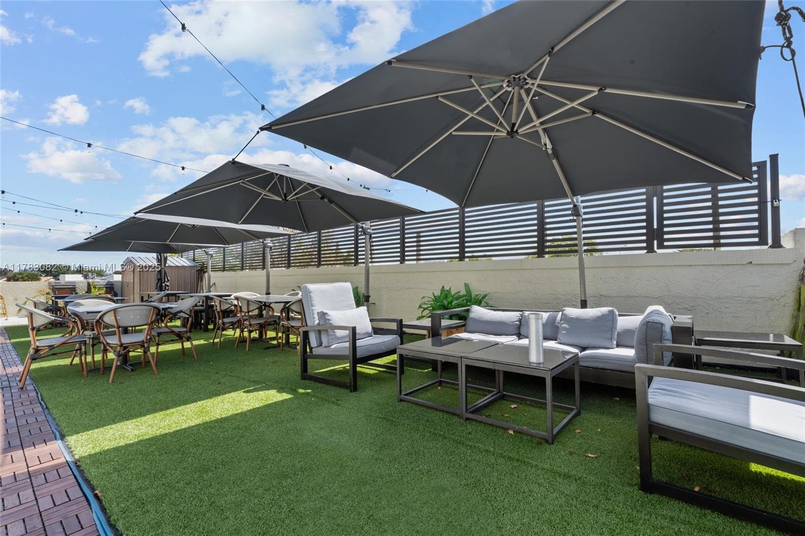 10648 FOUNTAINBLEAU  BLVD, Miami FL 33172 — 2