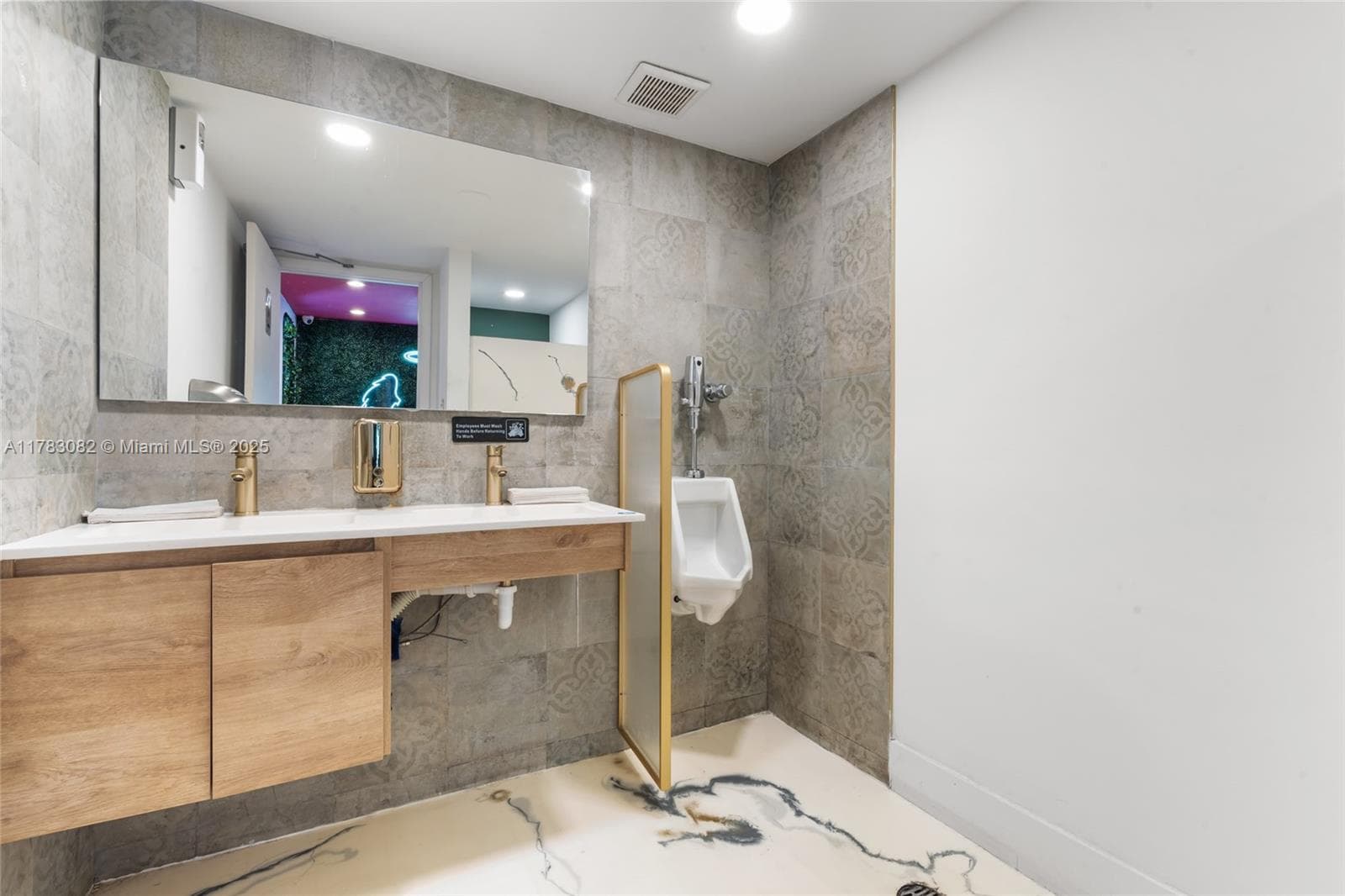 10648 FOUNTAINBLEAU  BLVD, Miami FL 33172 — 22