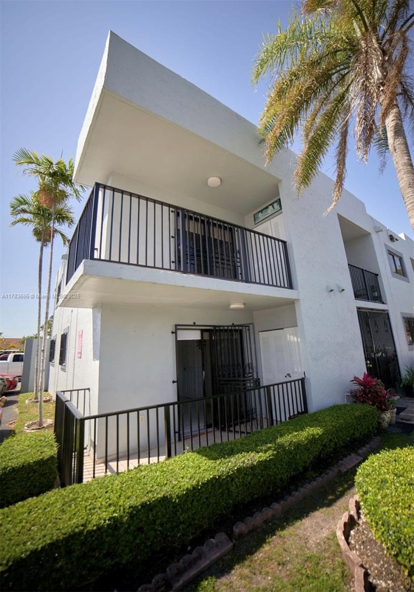1380 W 41st St # 101, Hialeah FL 33012 — 3