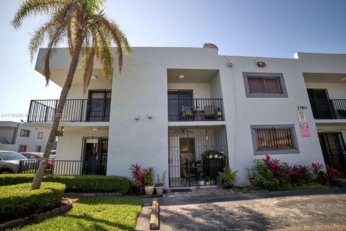 1380 W 41st St # 101, Hialeah FL 33012 — 1