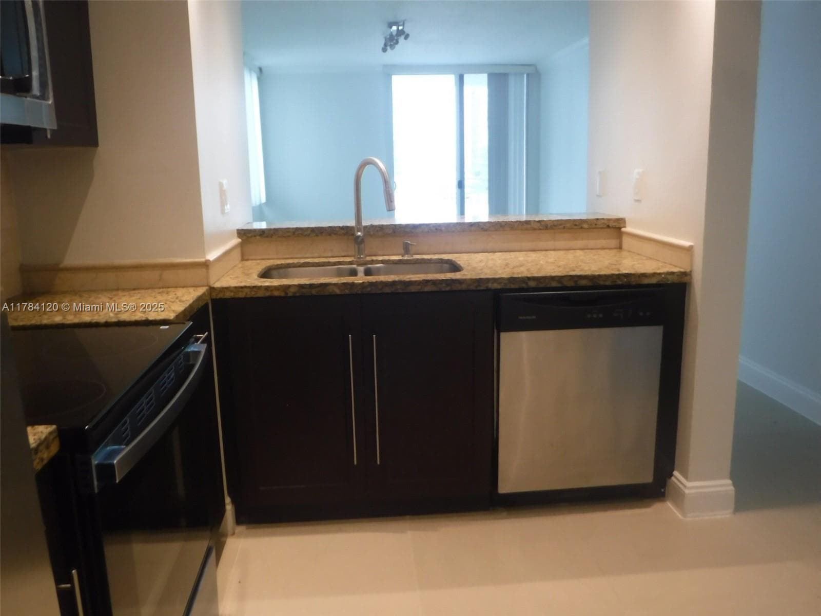850 N Miami Ave # 2101, Miami FL 33136 — 13