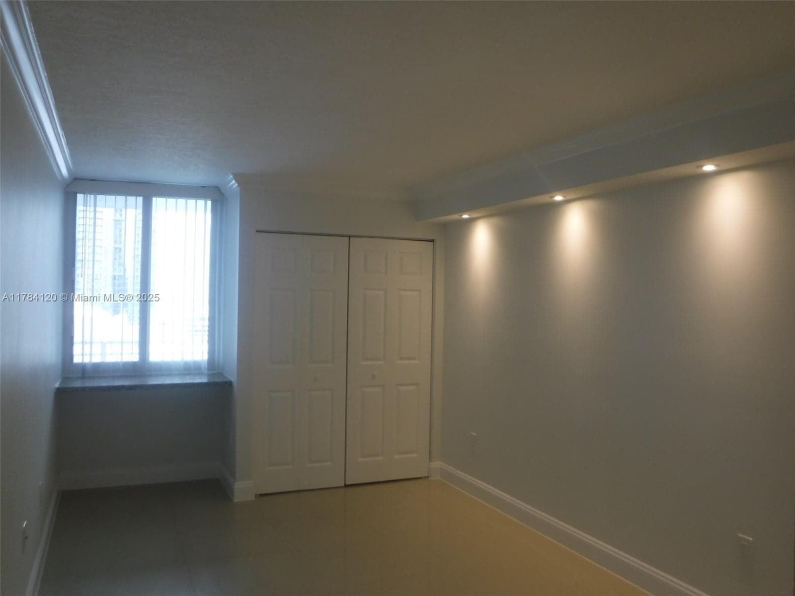 850 N Miami Ave # 2101, Miami FL 33136 — 15