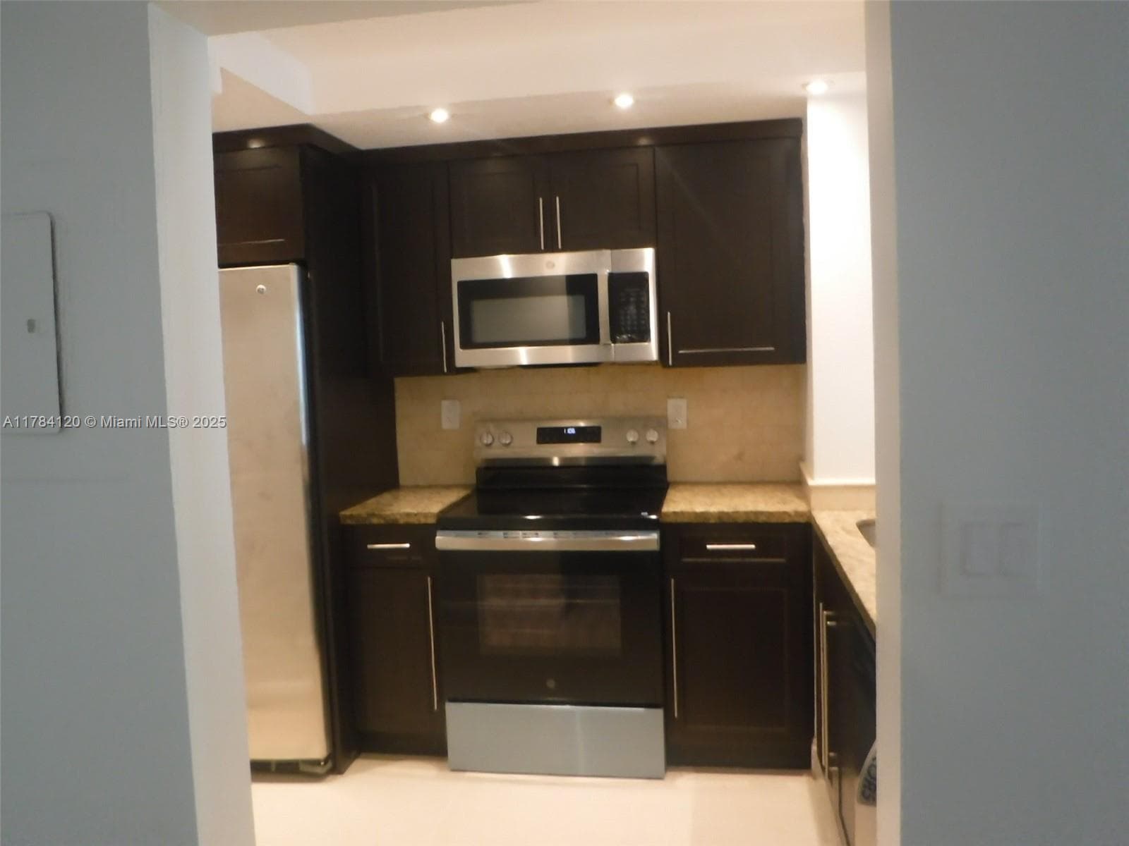 850 N Miami Ave # 2101, Miami FL 33136 — 11