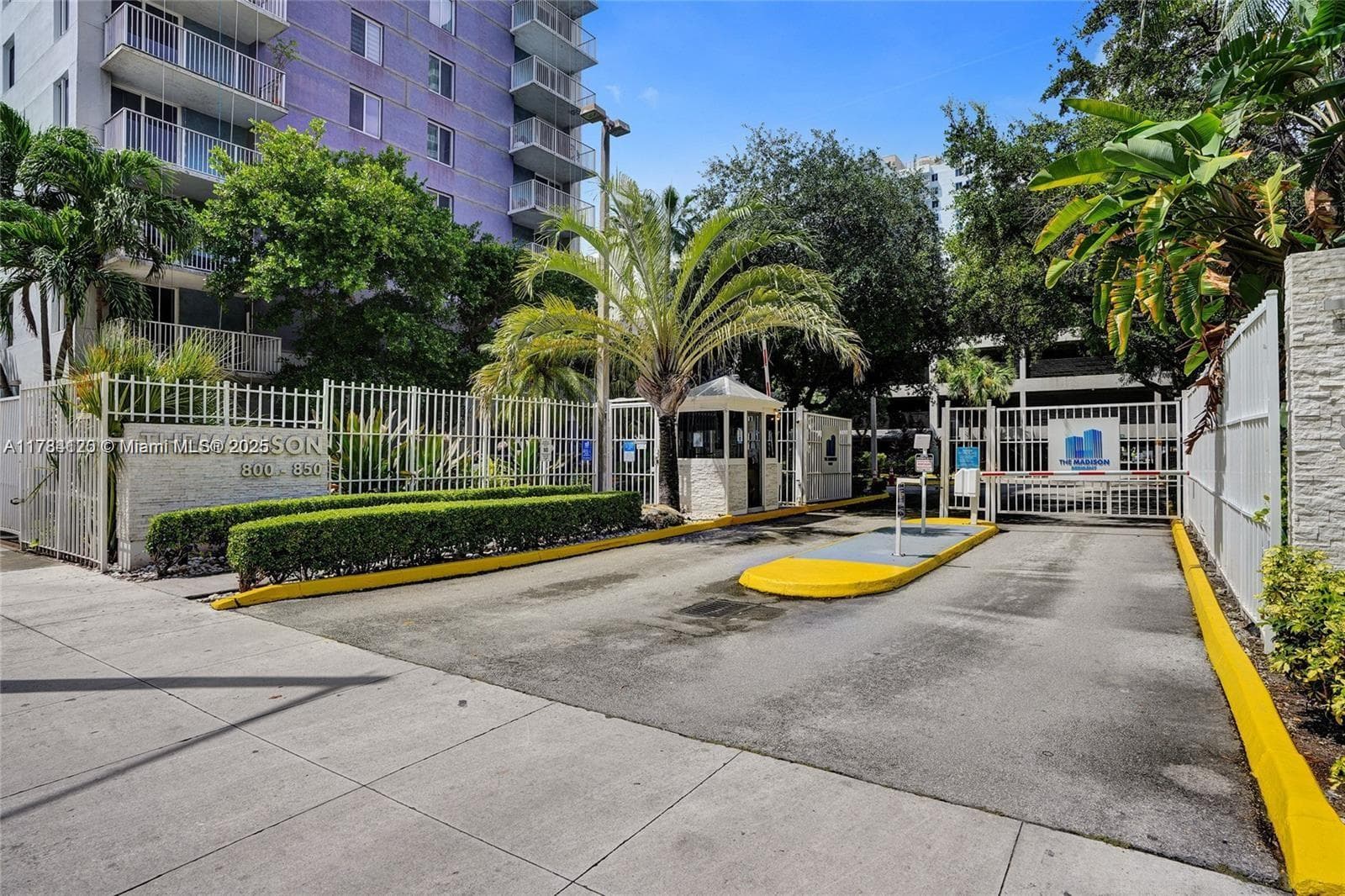 850 N Miami Ave # 2101, Miami FL 33136 — 31
