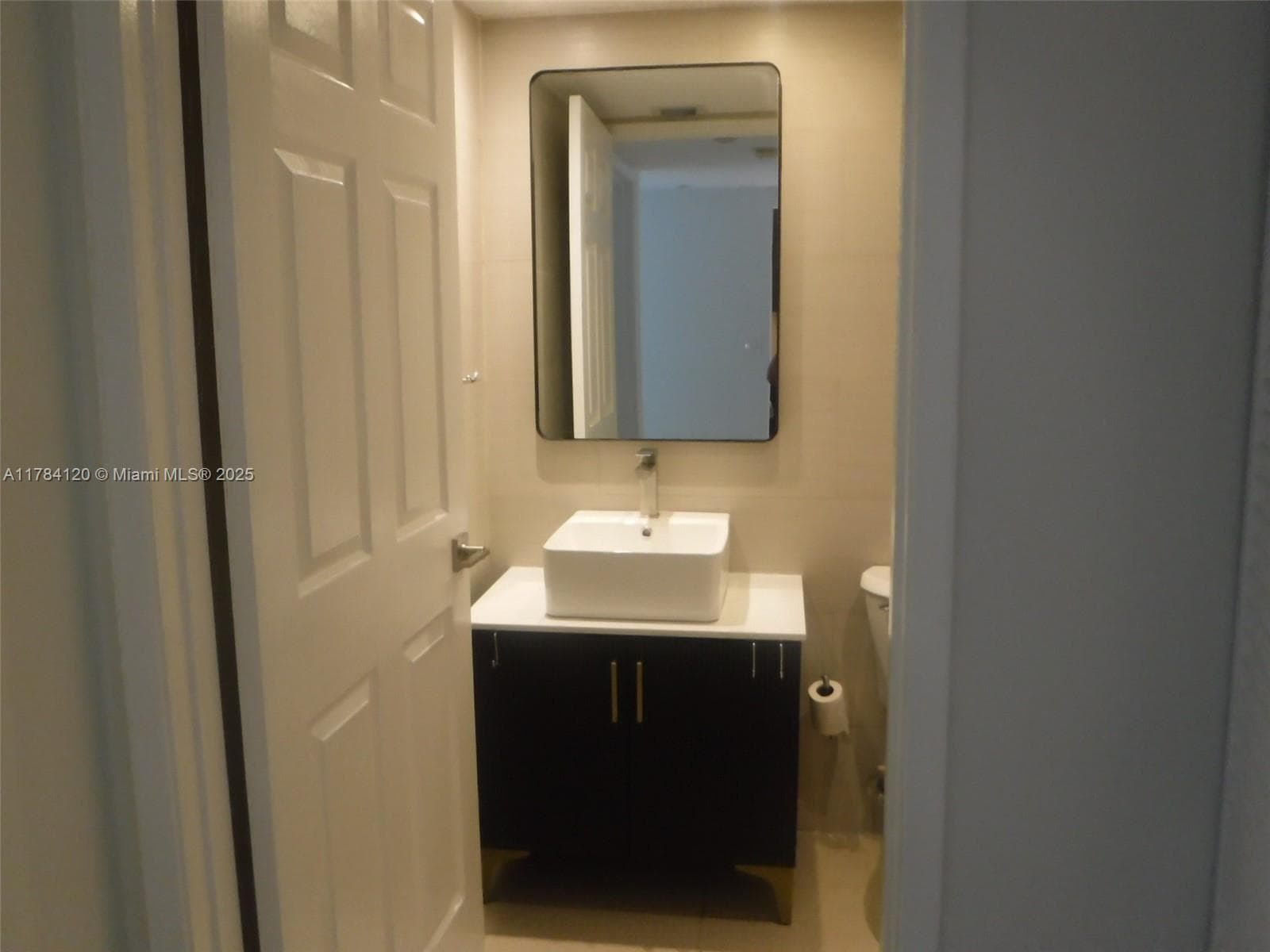 850 N Miami Ave # 2101, Miami FL 33136 — 8