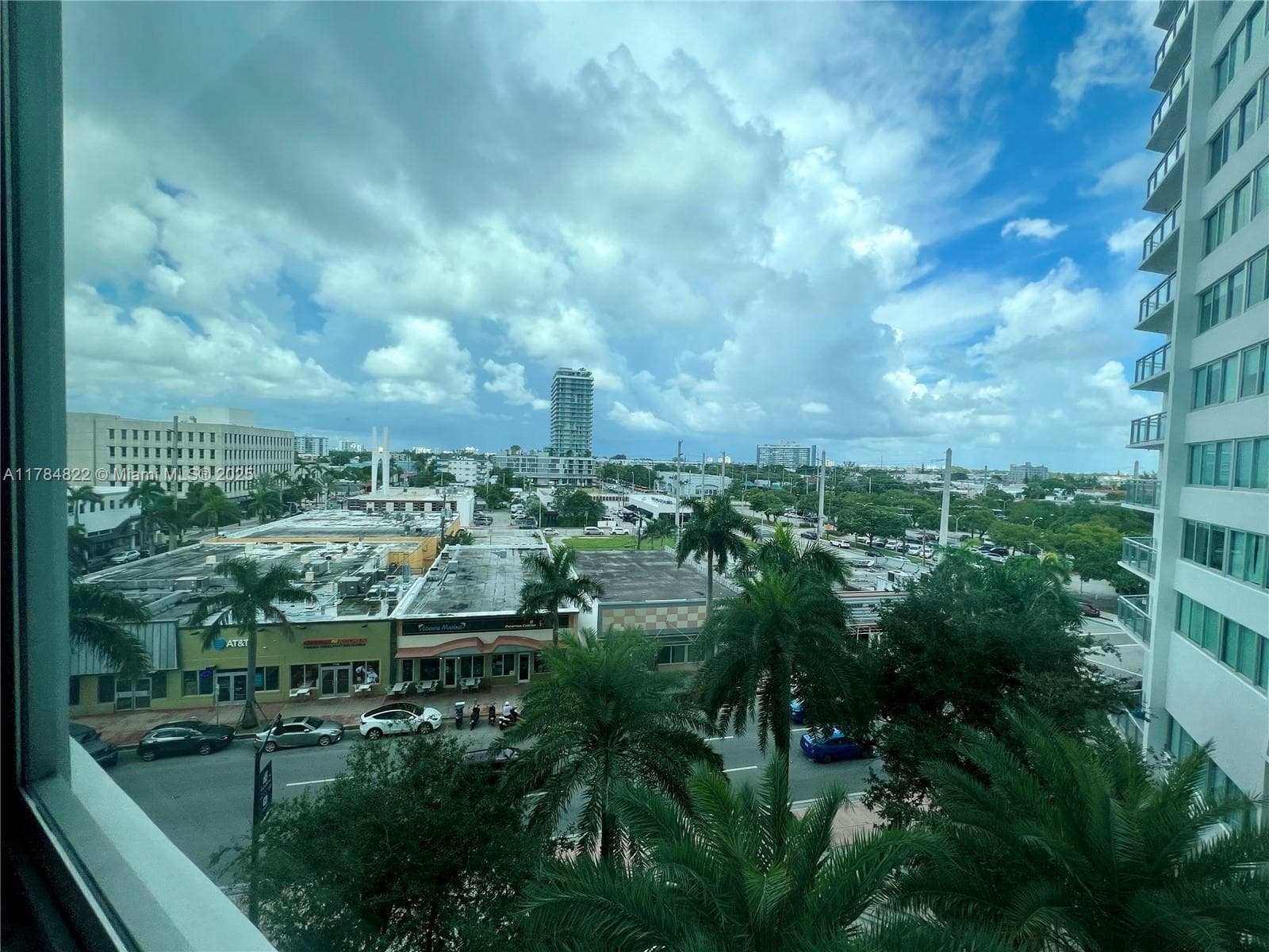 7135 Collins Ave # 621, Miami Beach FL 33141 — 30