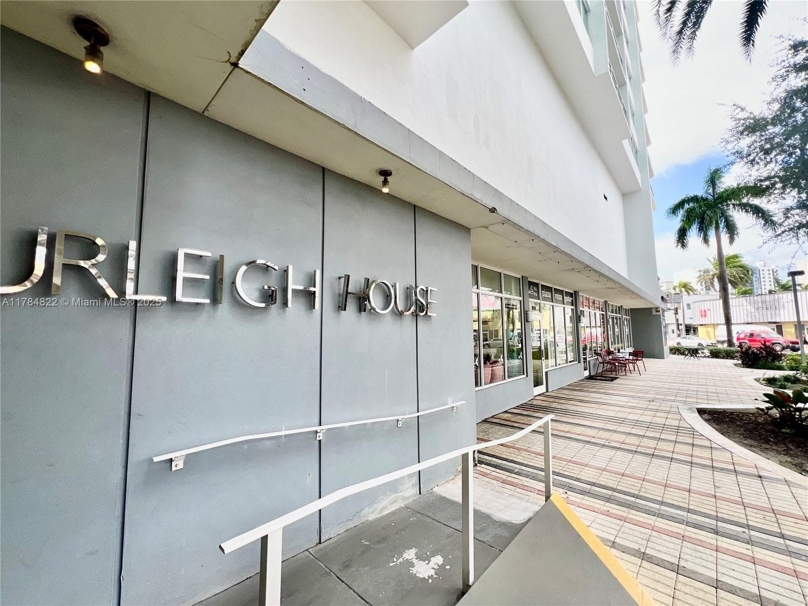 7135 Collins Ave # 621, Miami Beach FL 33141 — 10