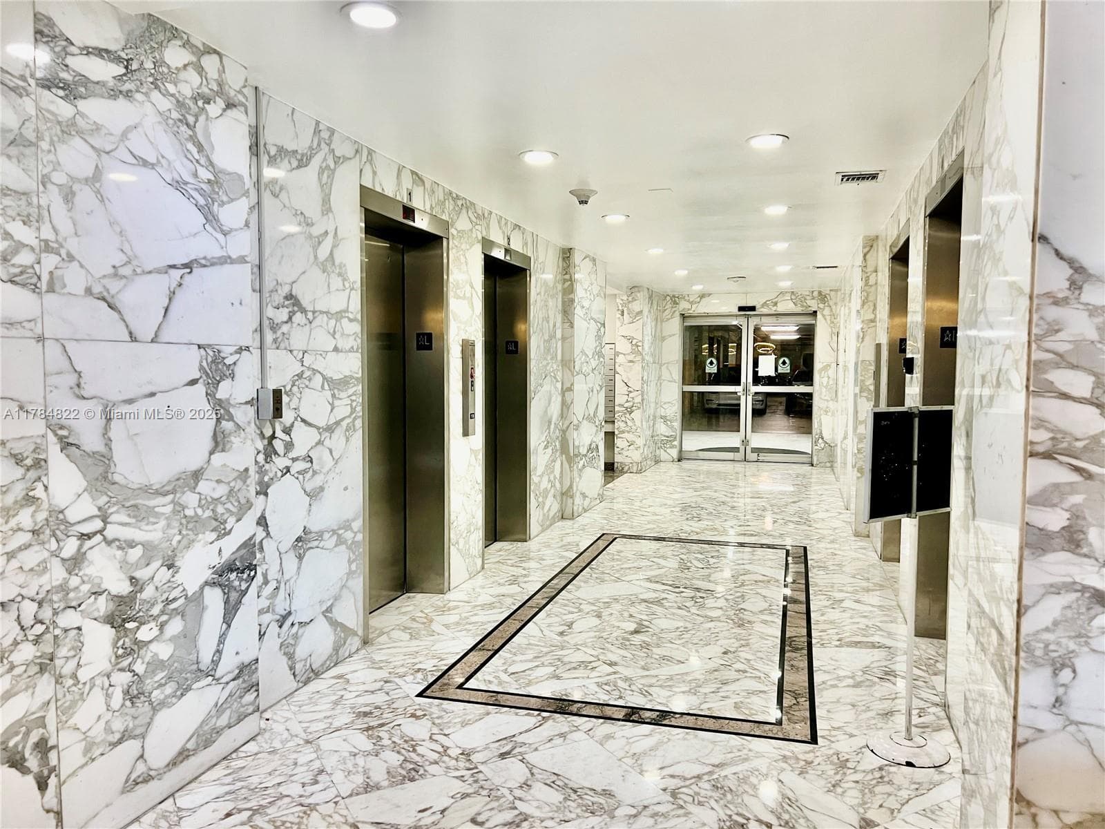 7135 Collins Ave # 621, Miami Beach FL 33141 — 14