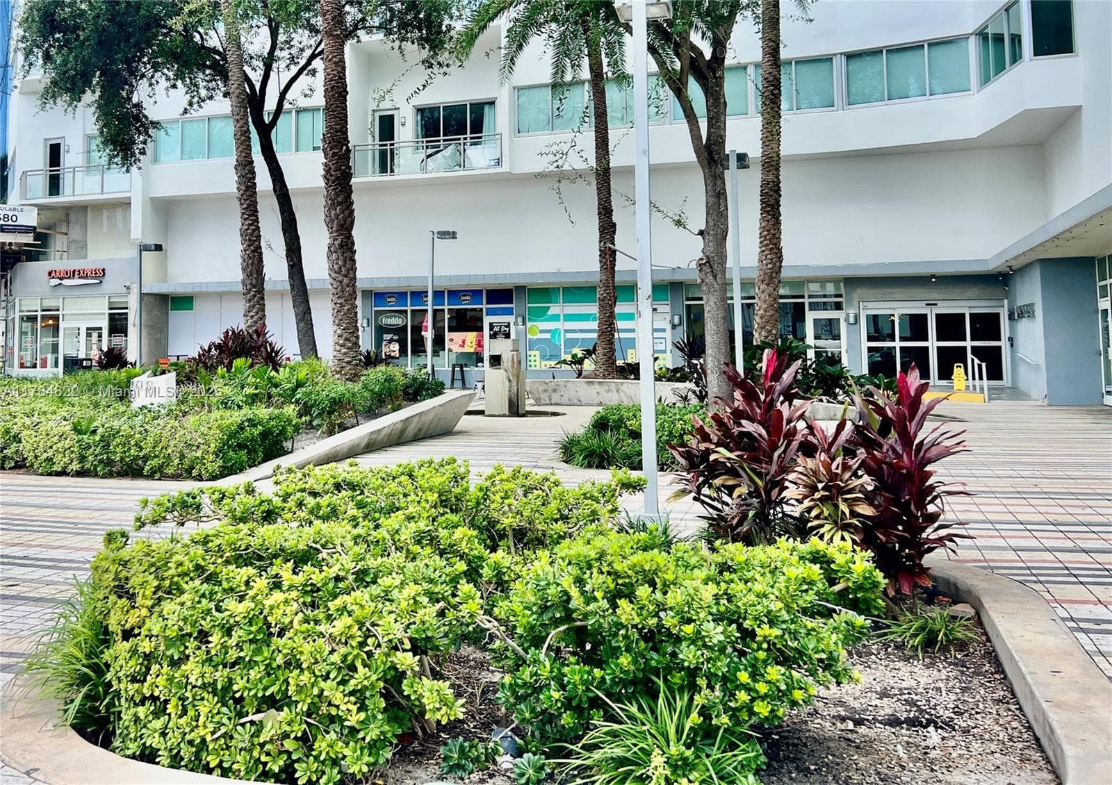 7135 Collins Ave # 621, Miami Beach FL 33141 — 4