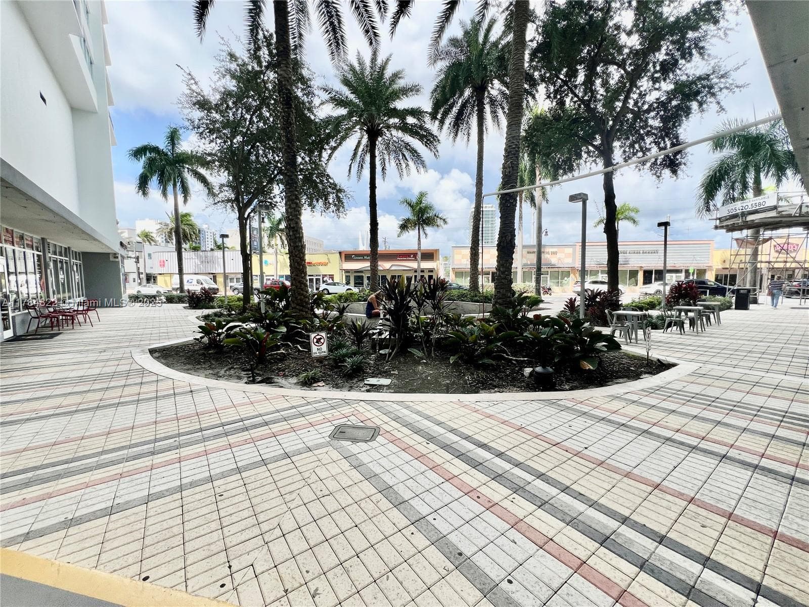 7135 Collins Ave # 621, Miami Beach FL 33141 — 8
