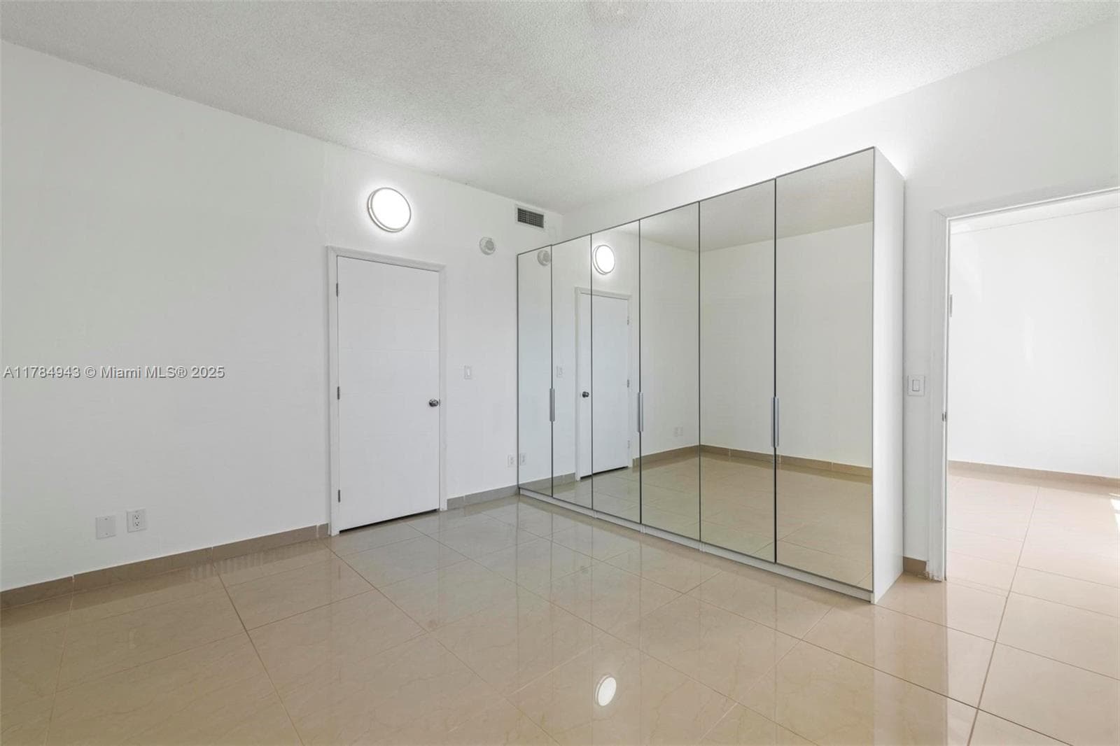 19380 Collins Ave # 6, Sunny Isles Beach FL 33160 — 16