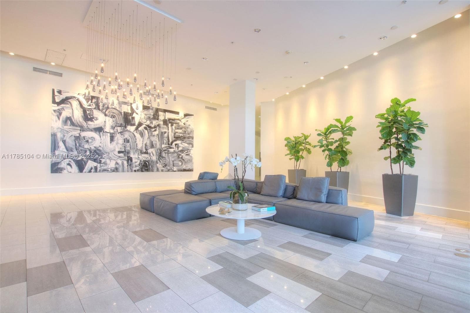 2001 Meridian Ave # 412, Miami Beach FL 33139 — 29