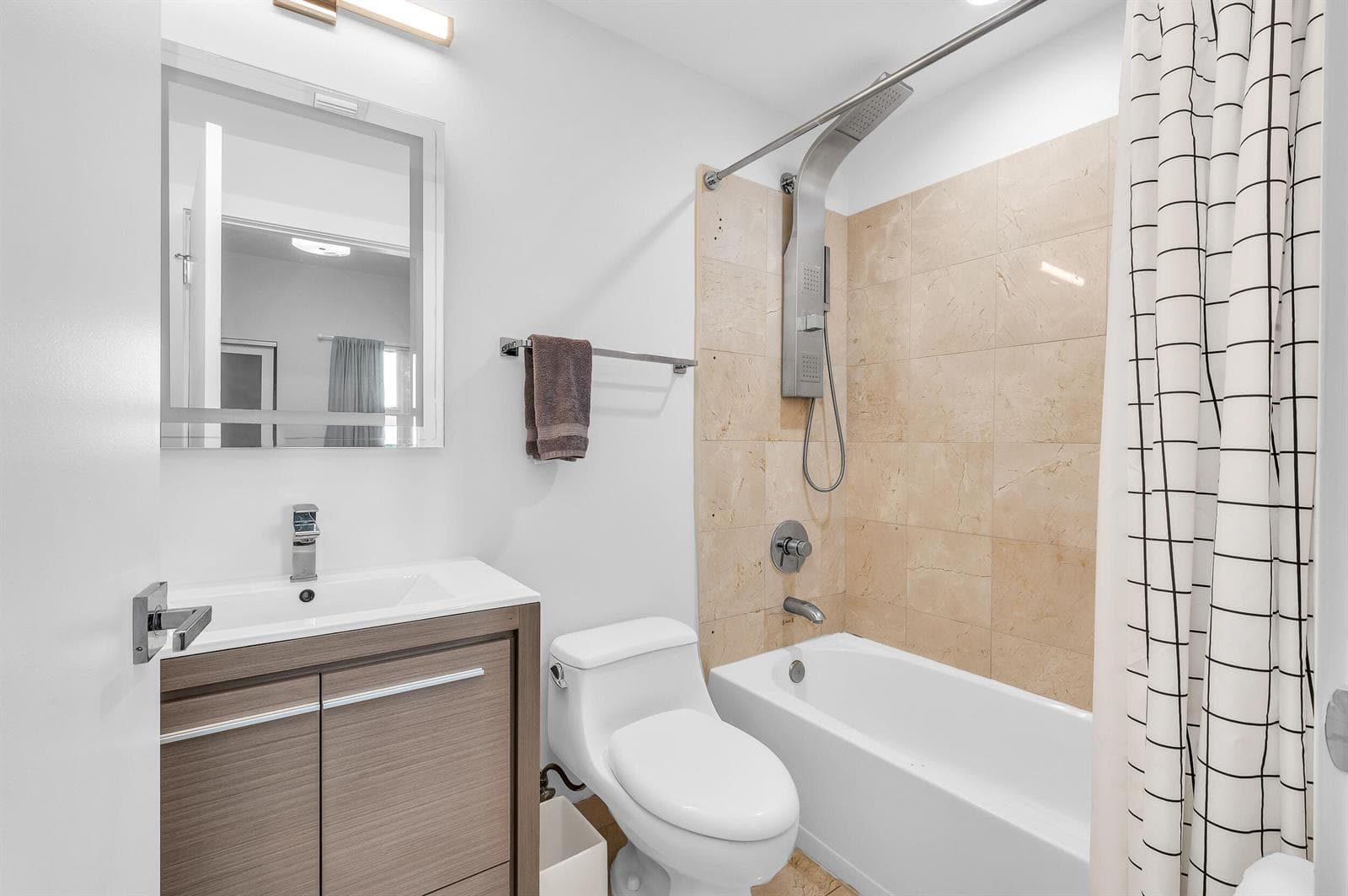 3330 NE 190th Street # 1911, Aventura FL 33180 — 12