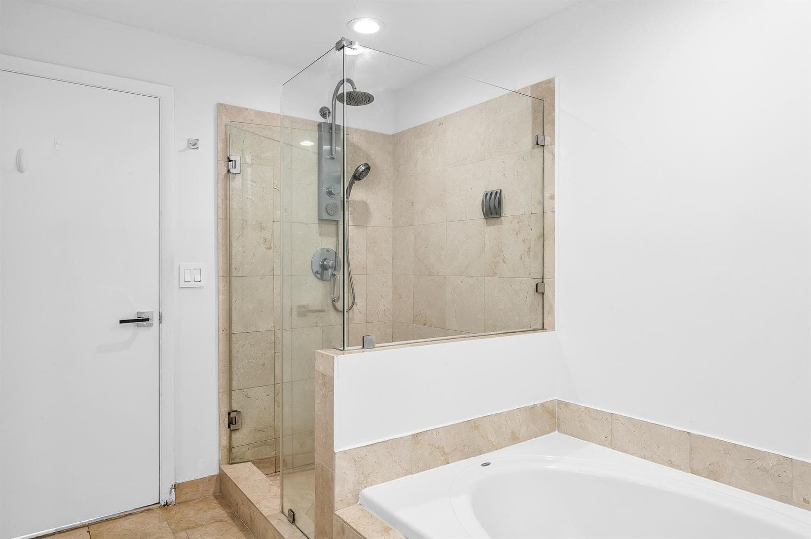 3330 NE 190th Street # 1911, Aventura FL 33180 — 21