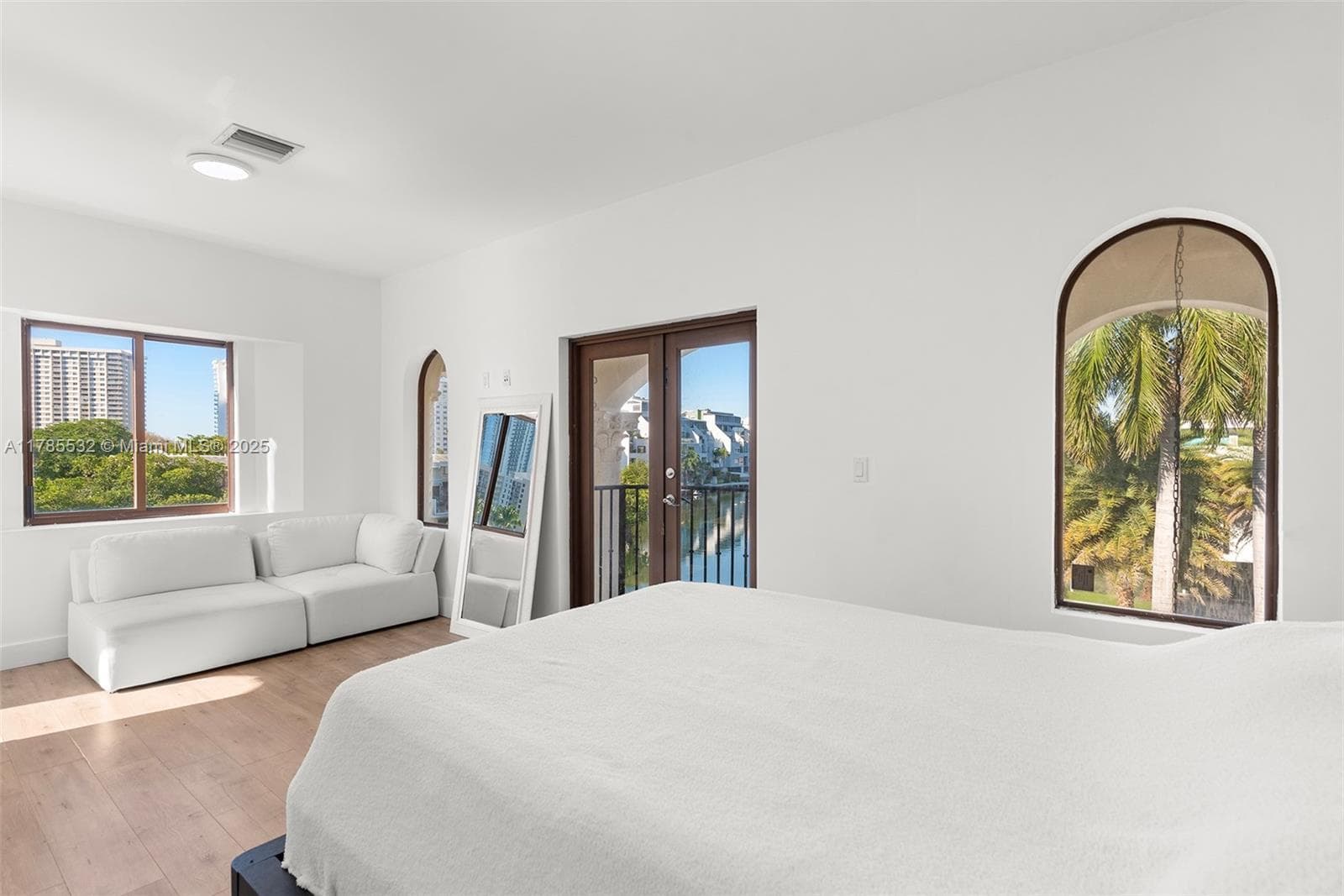 270 Atlantic Ave, Sunny Isles Beach FL 33160 — 82
