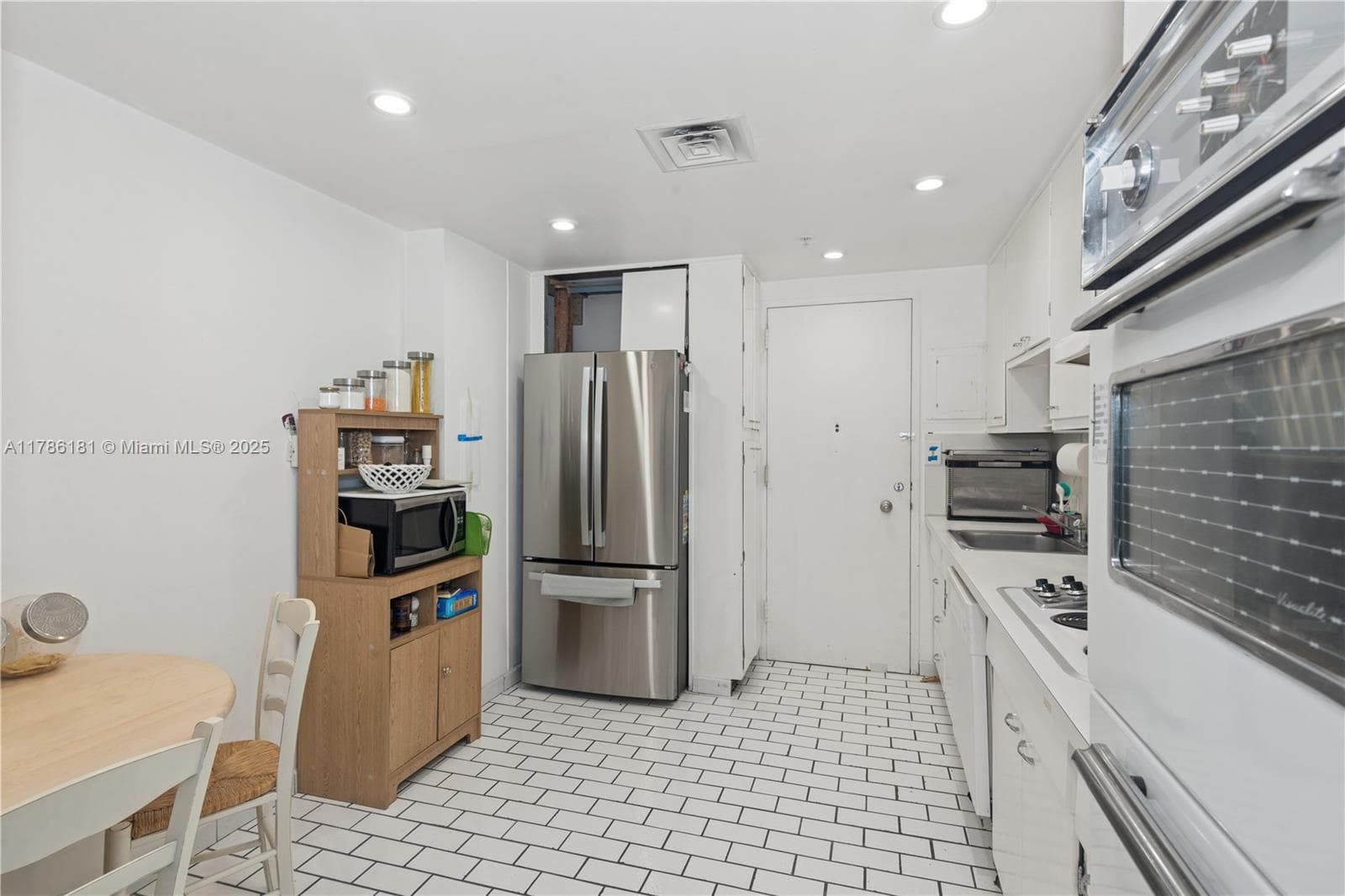 5055 Collins Ave # 5F, Miami Beach FL 33140 — 6