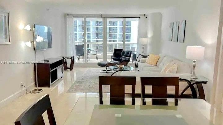 1717 N Bayshore Dr # 2741, Miami FL 33132 — 3