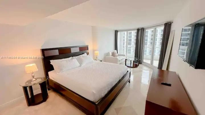 1717 N Bayshore Dr # 2741, Miami FL 33132 — 5