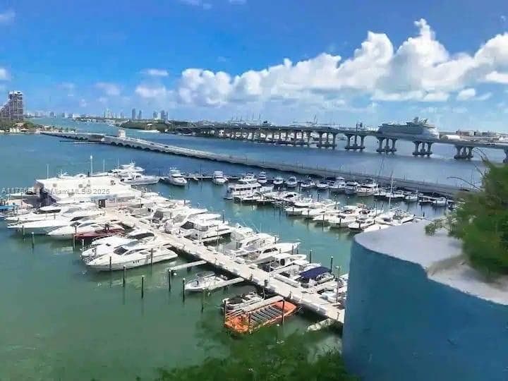 1717 N Bayshore Dr # 2741, Miami FL 33132 — 20