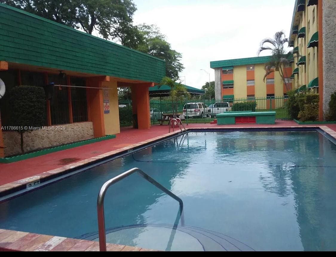666 W 81st St # 127, Hialeah FL 33014 — 2