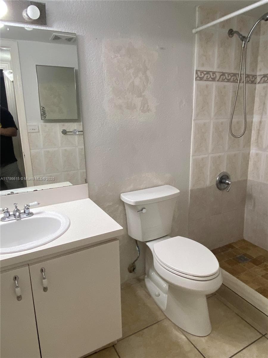 666 W 81st St # 127, Hialeah FL 33014 — 6