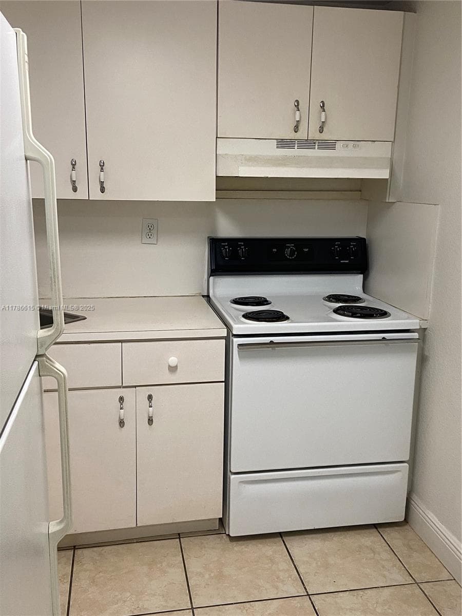 666 W 81st St # 127, Hialeah FL 33014 — 3