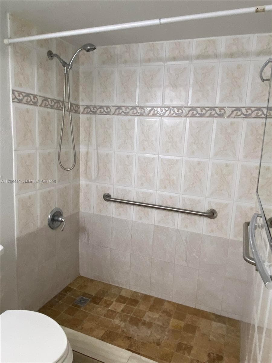 666 W 81st St # 127, Hialeah FL 33014 — 5