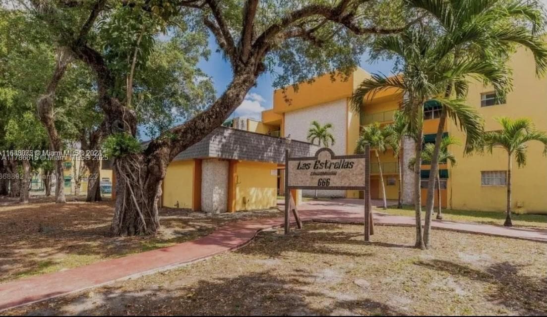 666 W 81st St # 127, Hialeah FL 33014 — 10