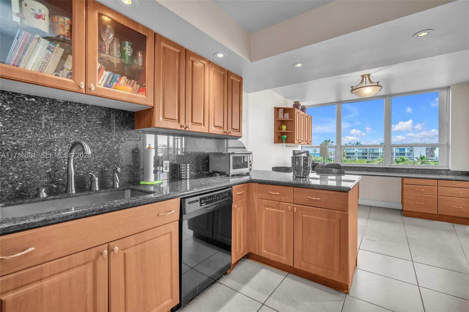 11 Island Ave # 512, Miami Beach FL 33139 — 7