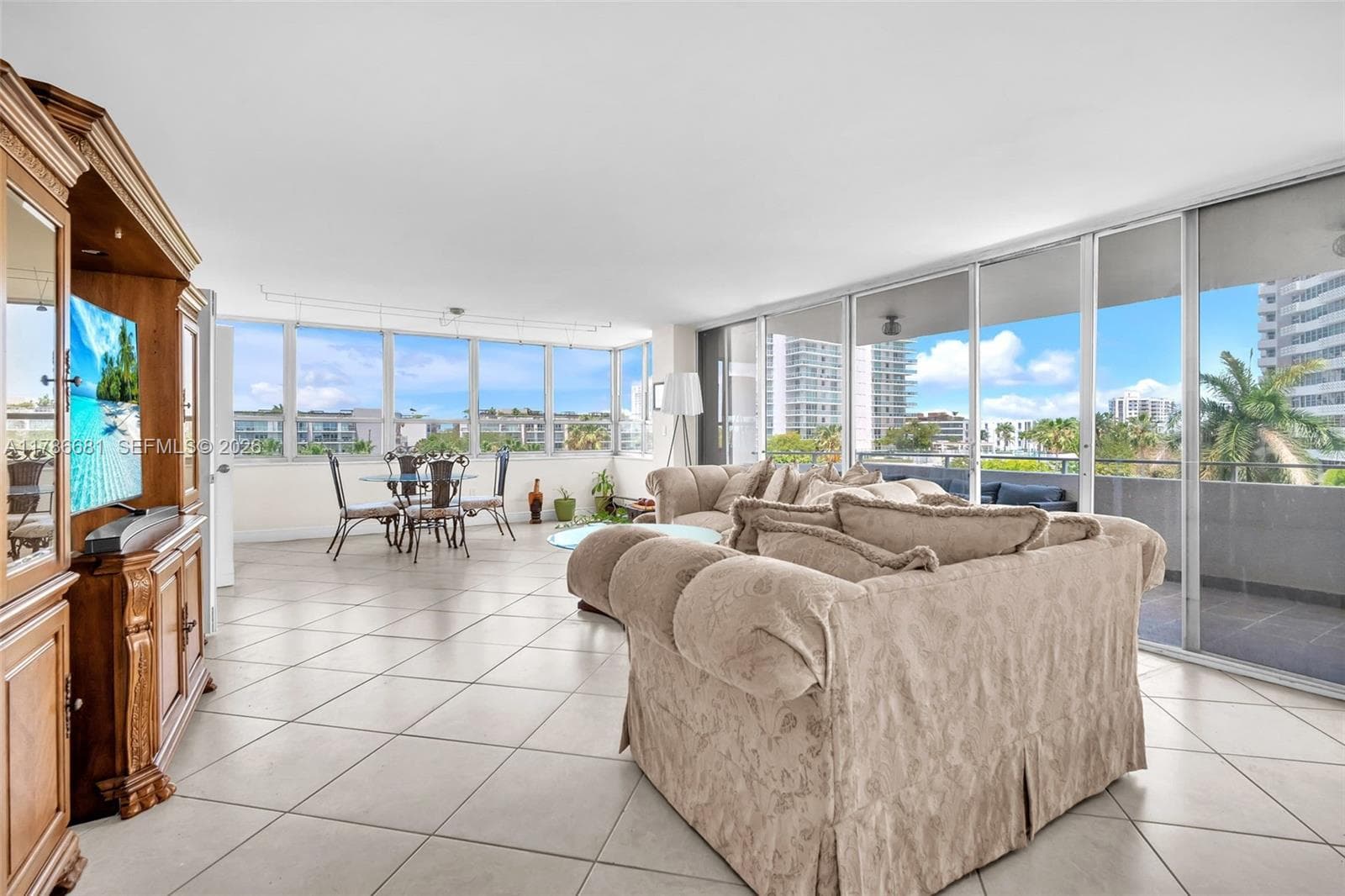 11 Island Ave # 512, Miami Beach FL 33139 — 1