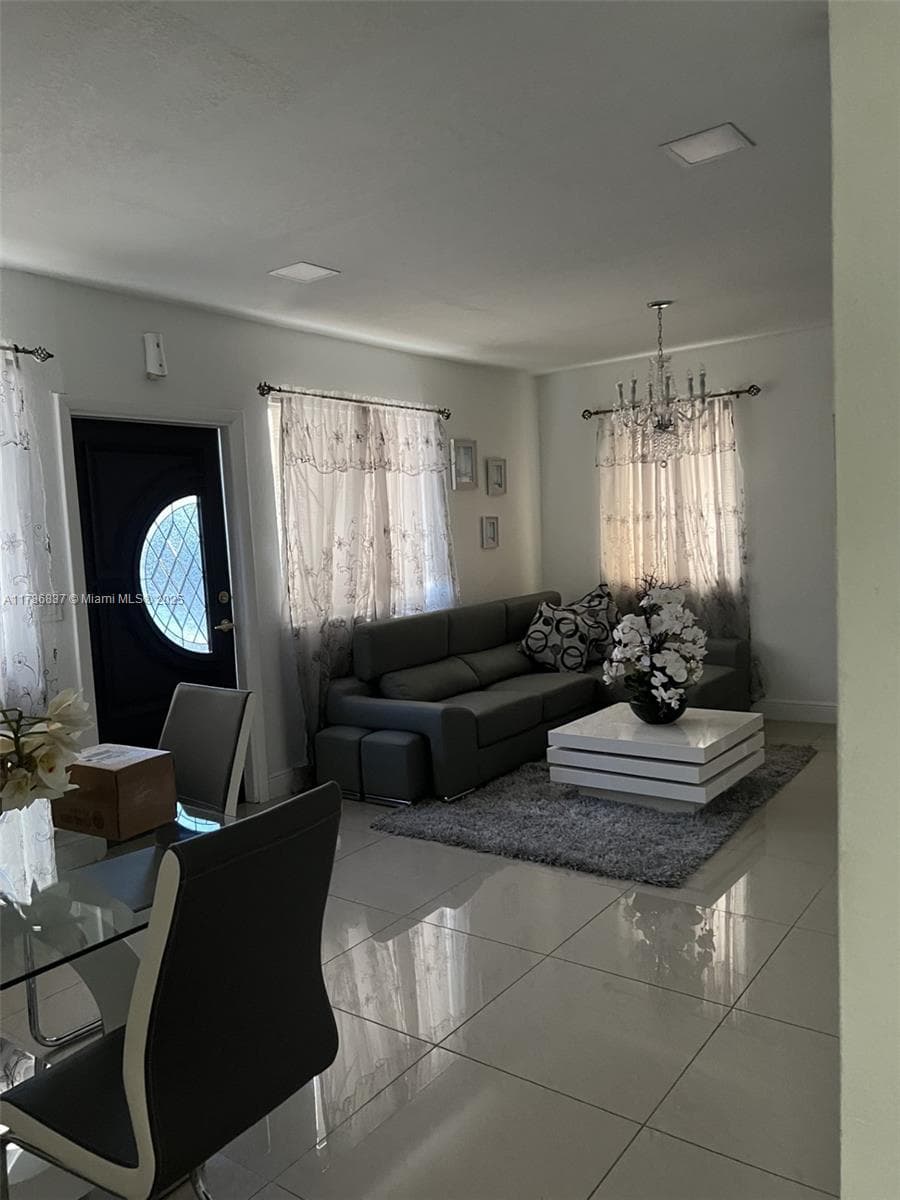 7225 SW 21st St, Miami FL 33155 — 16