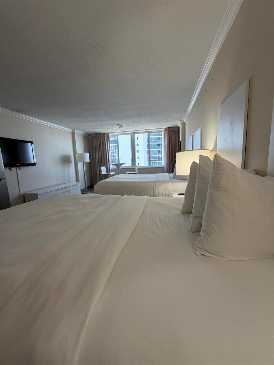 19201 Collins Avenue, Sunny Isles Beach FL 33160 — 5